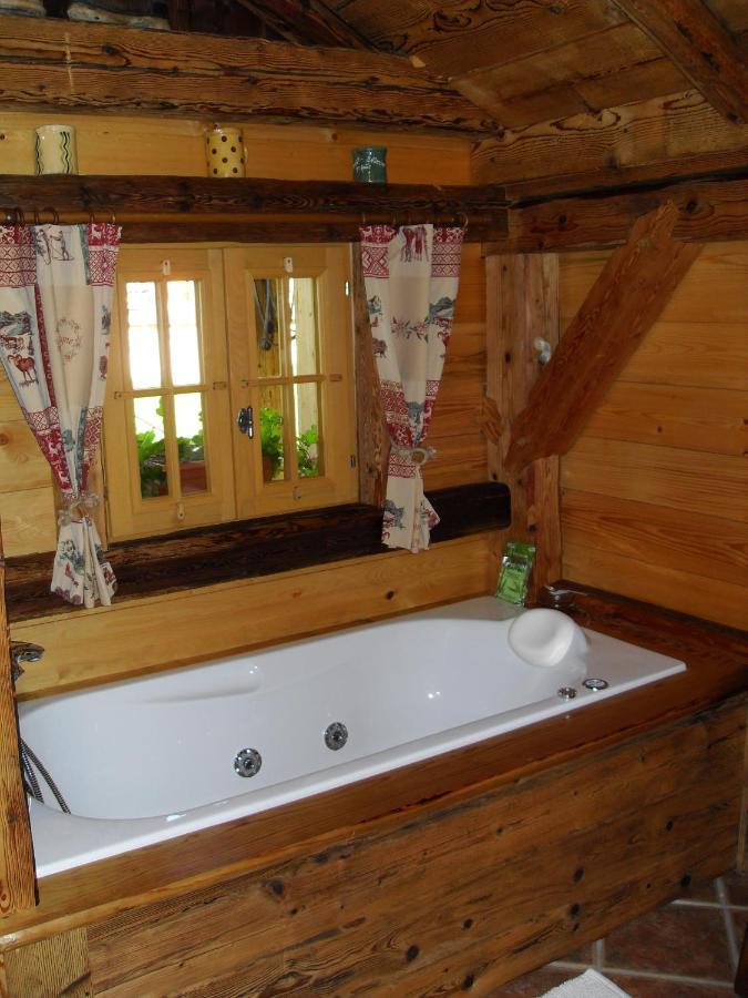 Le Grenier Bed and Breakfast Saint-Paul-en-Chablais Exteriör bild