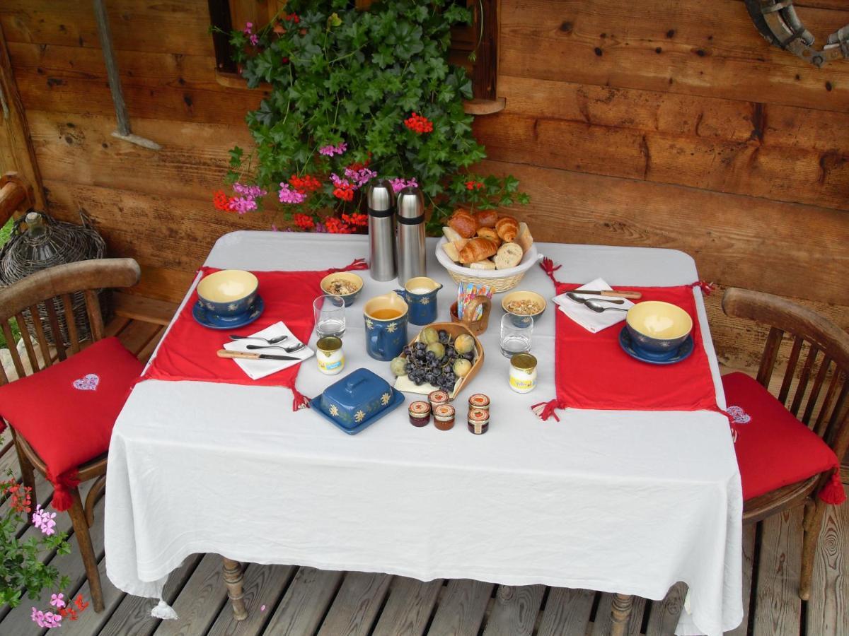 Le Grenier Bed and Breakfast Saint-Paul-en-Chablais Exteriör bild