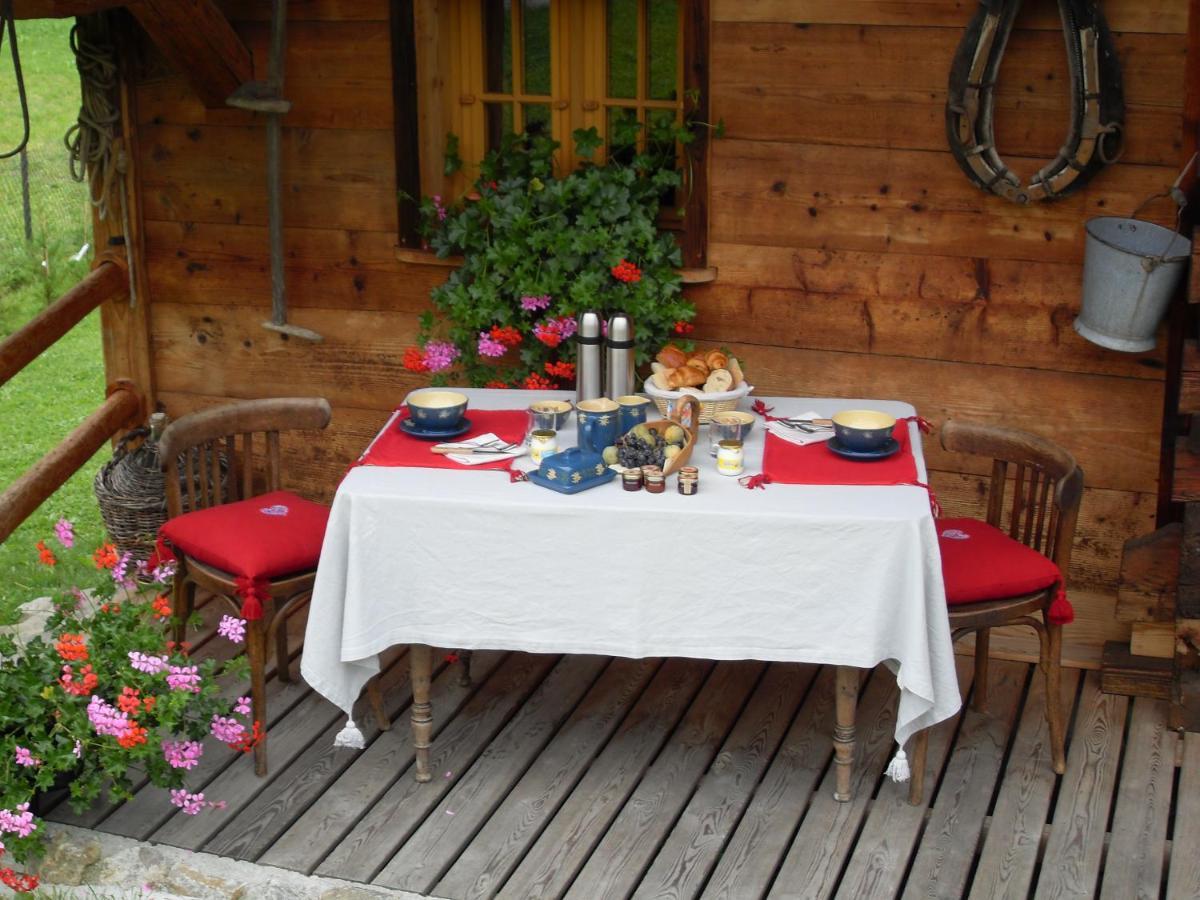 Le Grenier Bed and Breakfast Saint-Paul-en-Chablais Exteriör bild