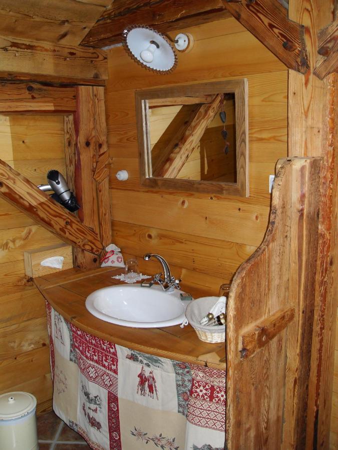 Le Grenier Bed and Breakfast Saint-Paul-en-Chablais Exteriör bild