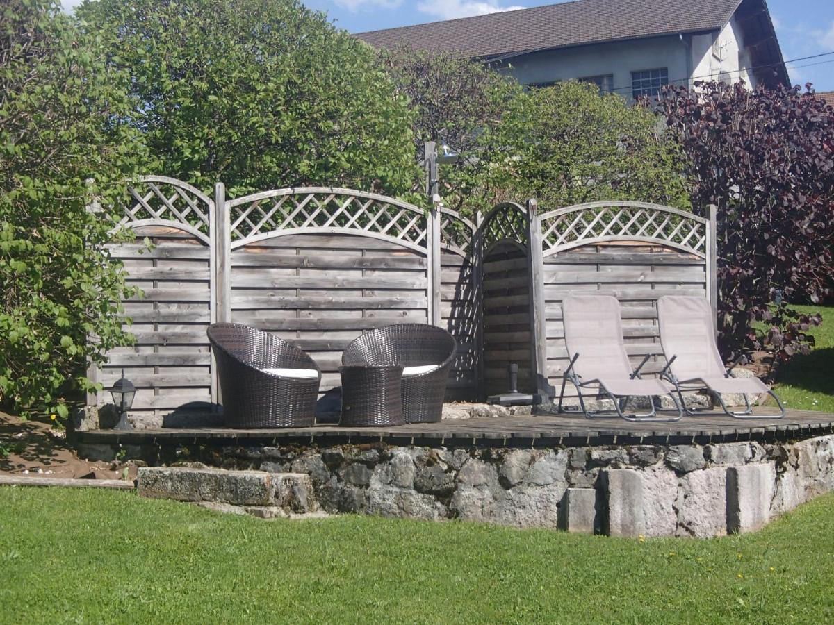 Le Grenier Bed and Breakfast Saint-Paul-en-Chablais Exteriör bild